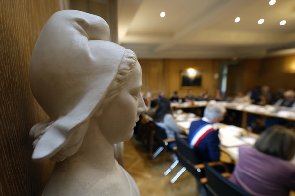 Élus locaux : nouvelle certification des compétences acquises